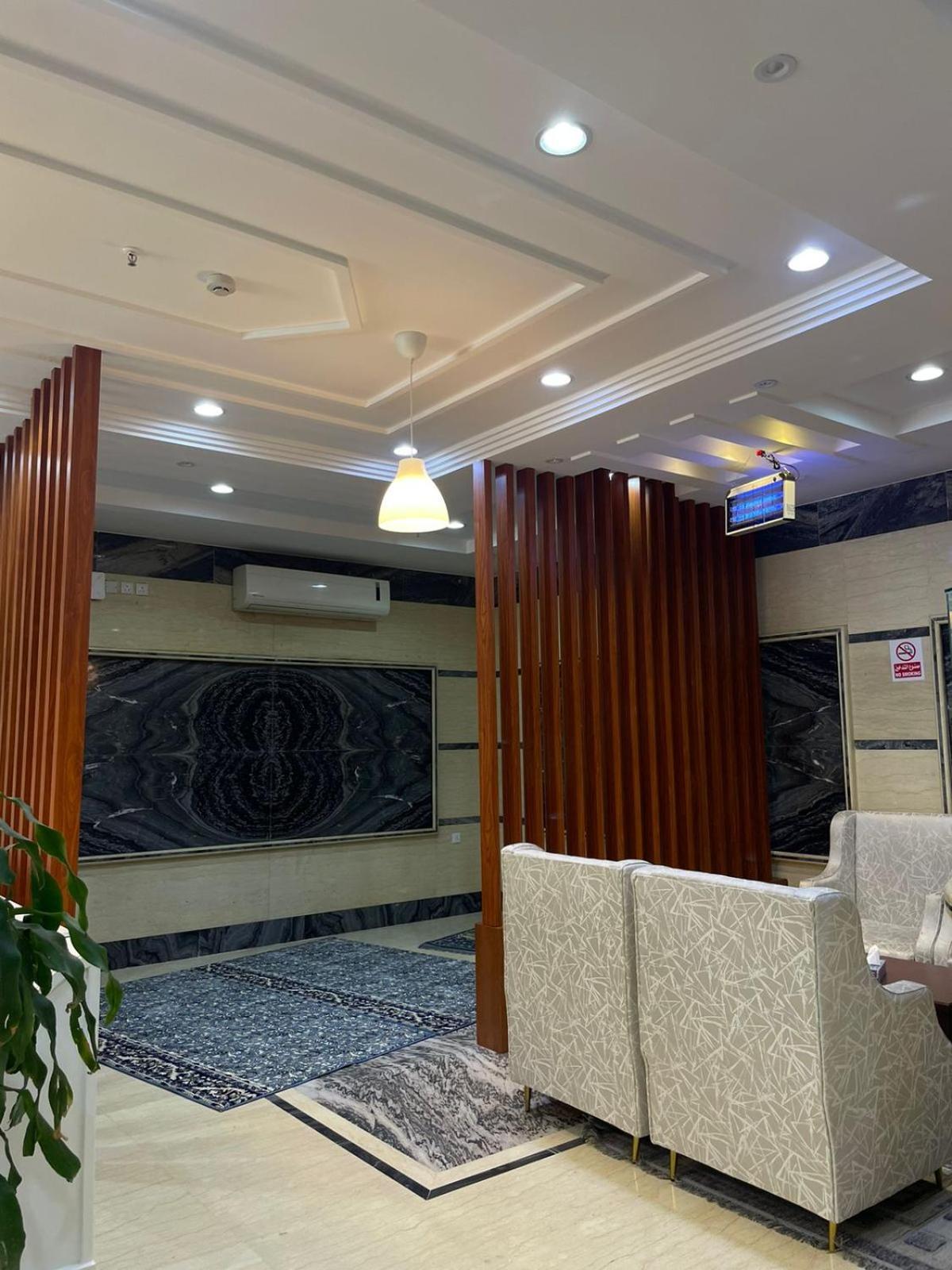Al Manzil Almutmeez Aparthotel Dzsidda Kültér fotó
