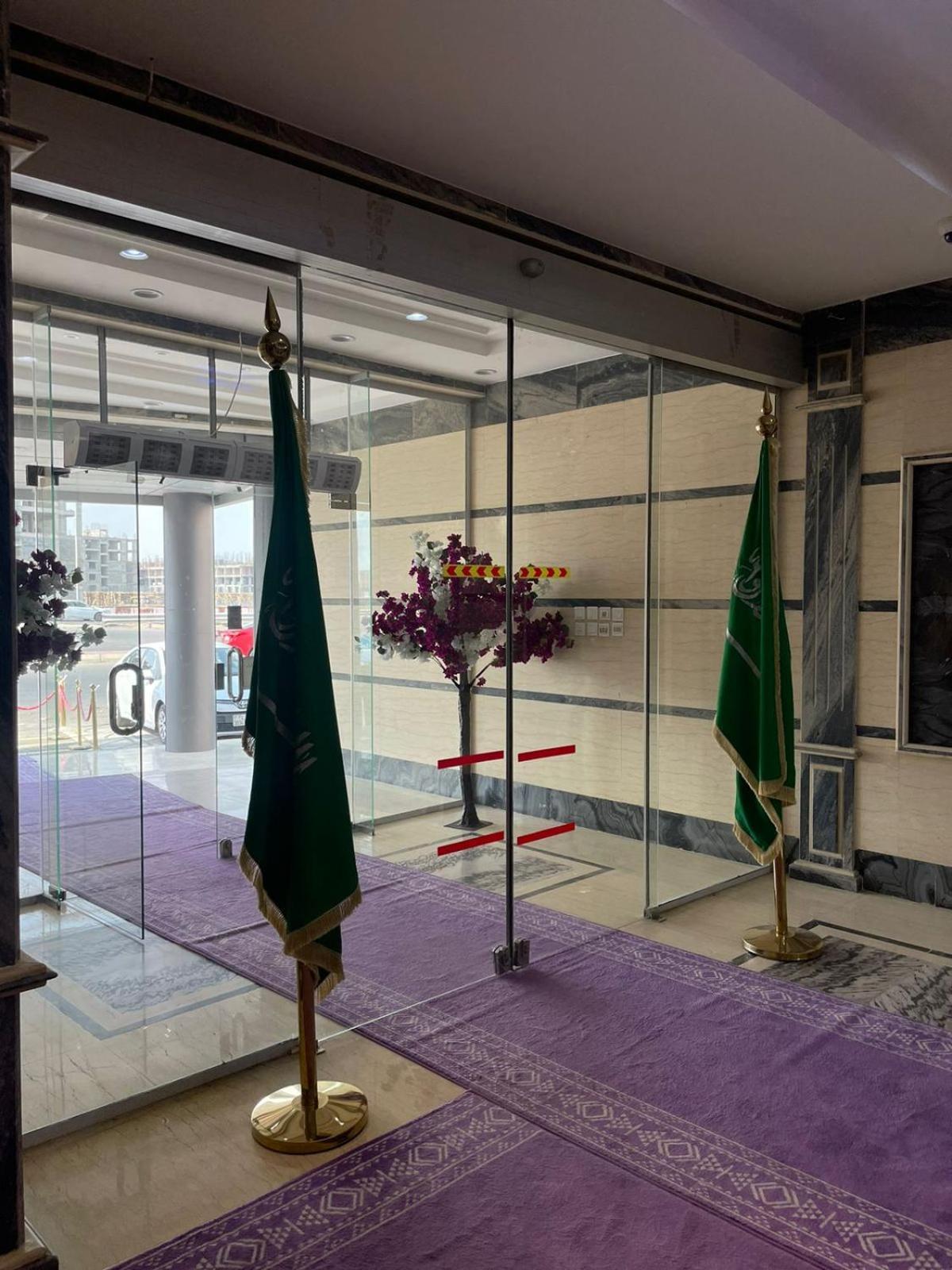 Al Manzil Almutmeez Aparthotel Dzsidda Kültér fotó