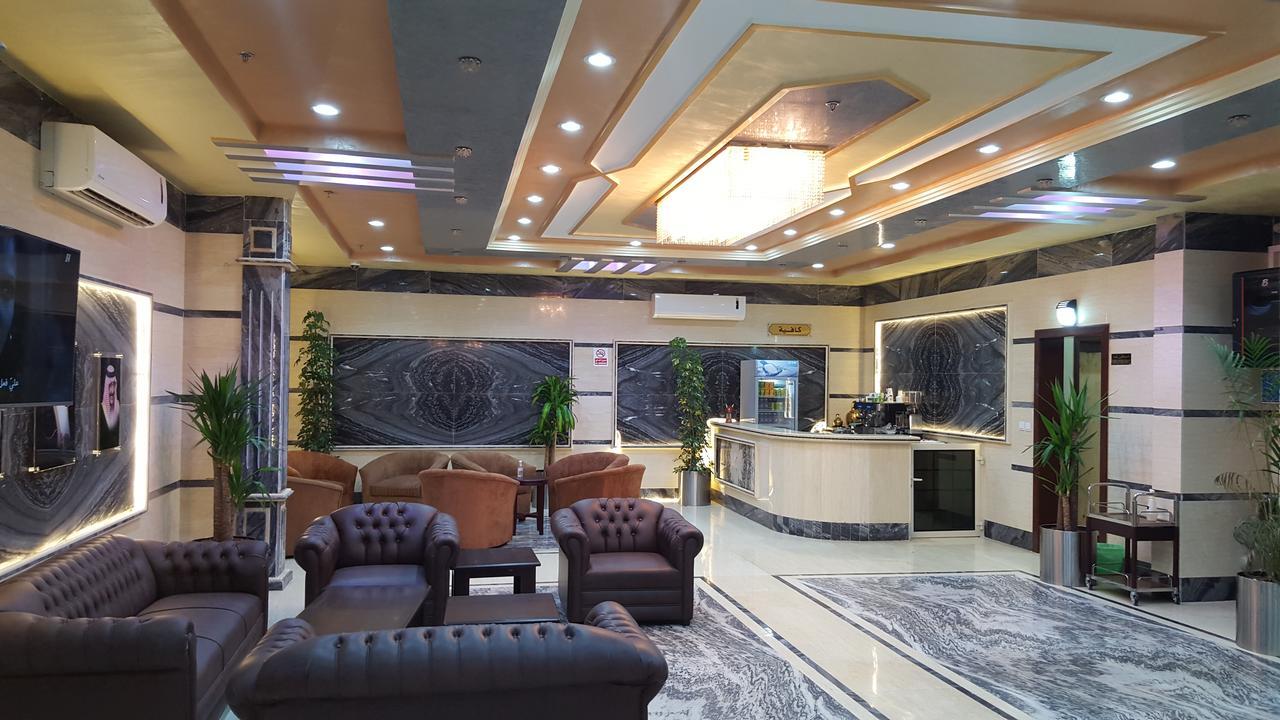Al Manzil Almutmeez Aparthotel Dzsidda Kültér fotó